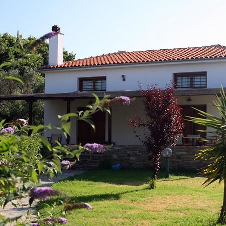 Razi Beach Lefókastron Exterior foto