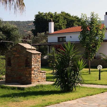 Razi Beach Lefókastron Exterior foto