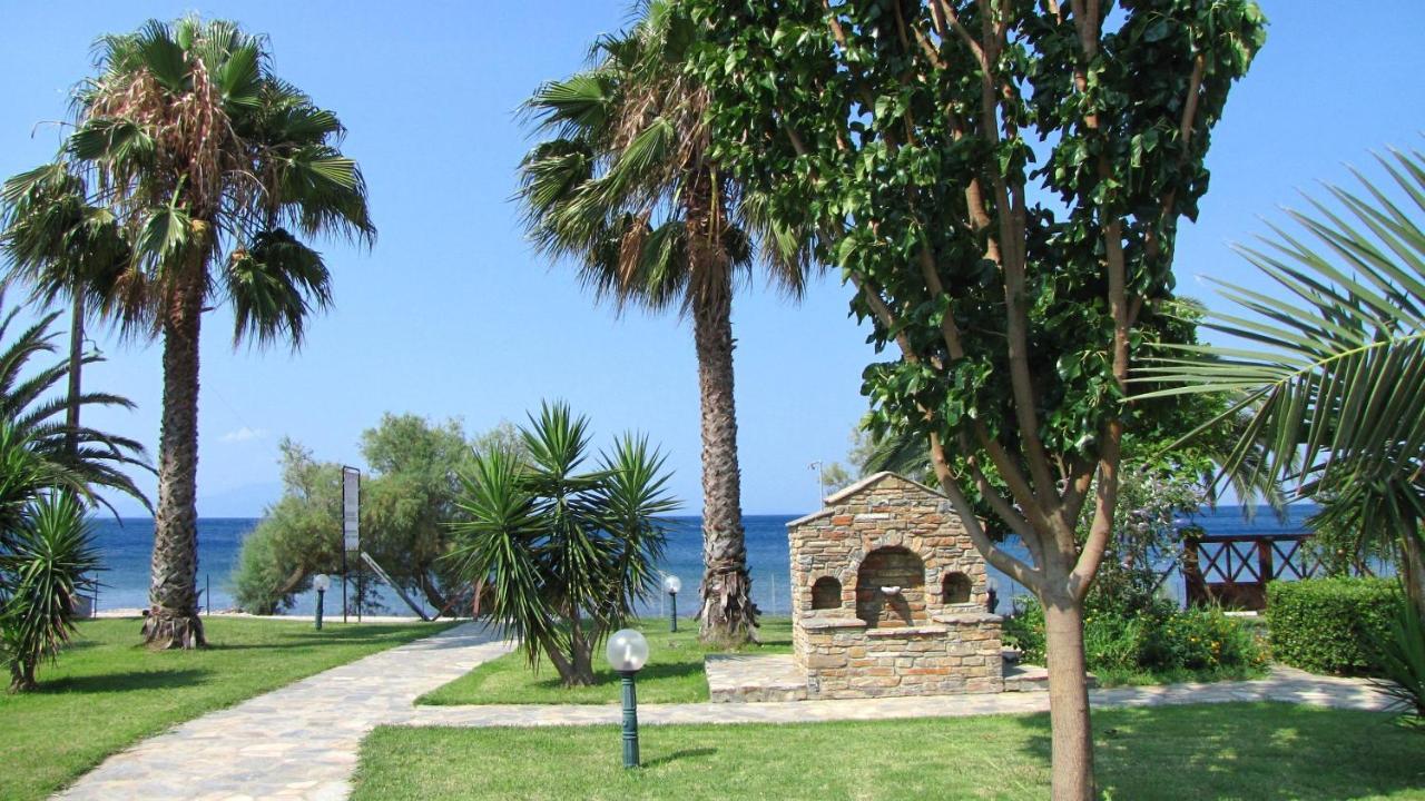 Razi Beach Lefókastron Exterior foto
