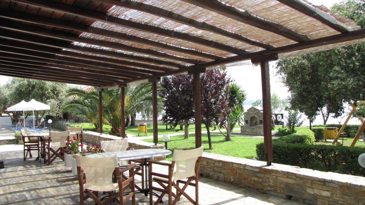 Razi Beach Lefókastron Exterior foto