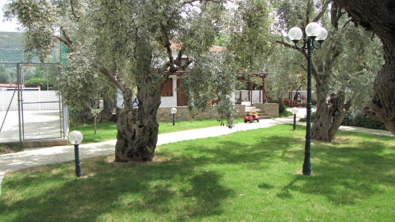 Razi Beach Lefókastron Exterior foto