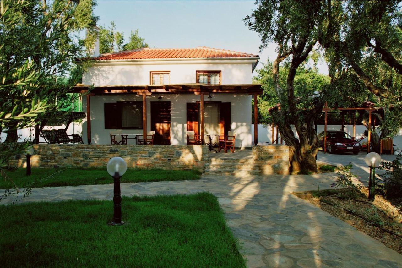 Razi Beach Lefókastron Exterior foto