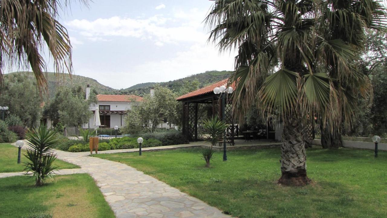 Razi Beach Lefókastron Exterior foto