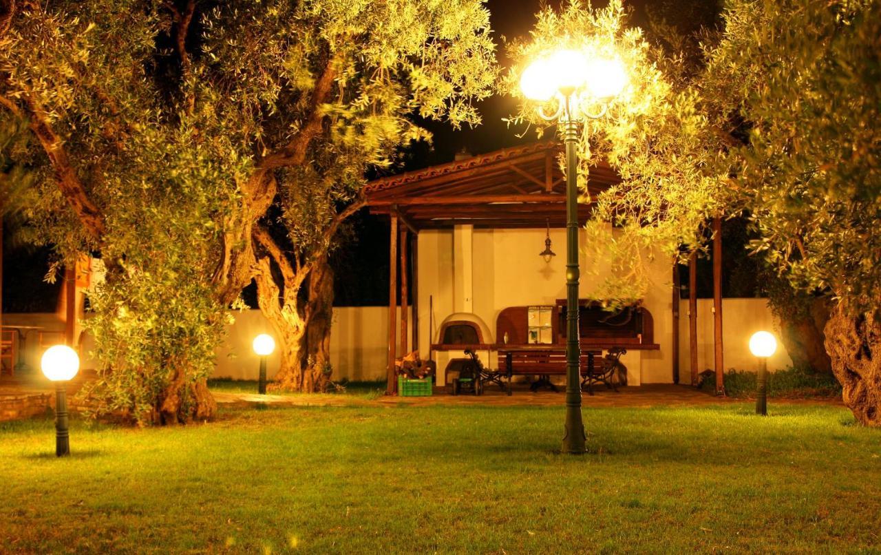 Razi Beach Lefókastron Exterior foto