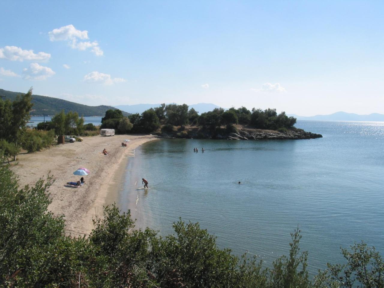 Razi Beach Lefókastron Exterior foto