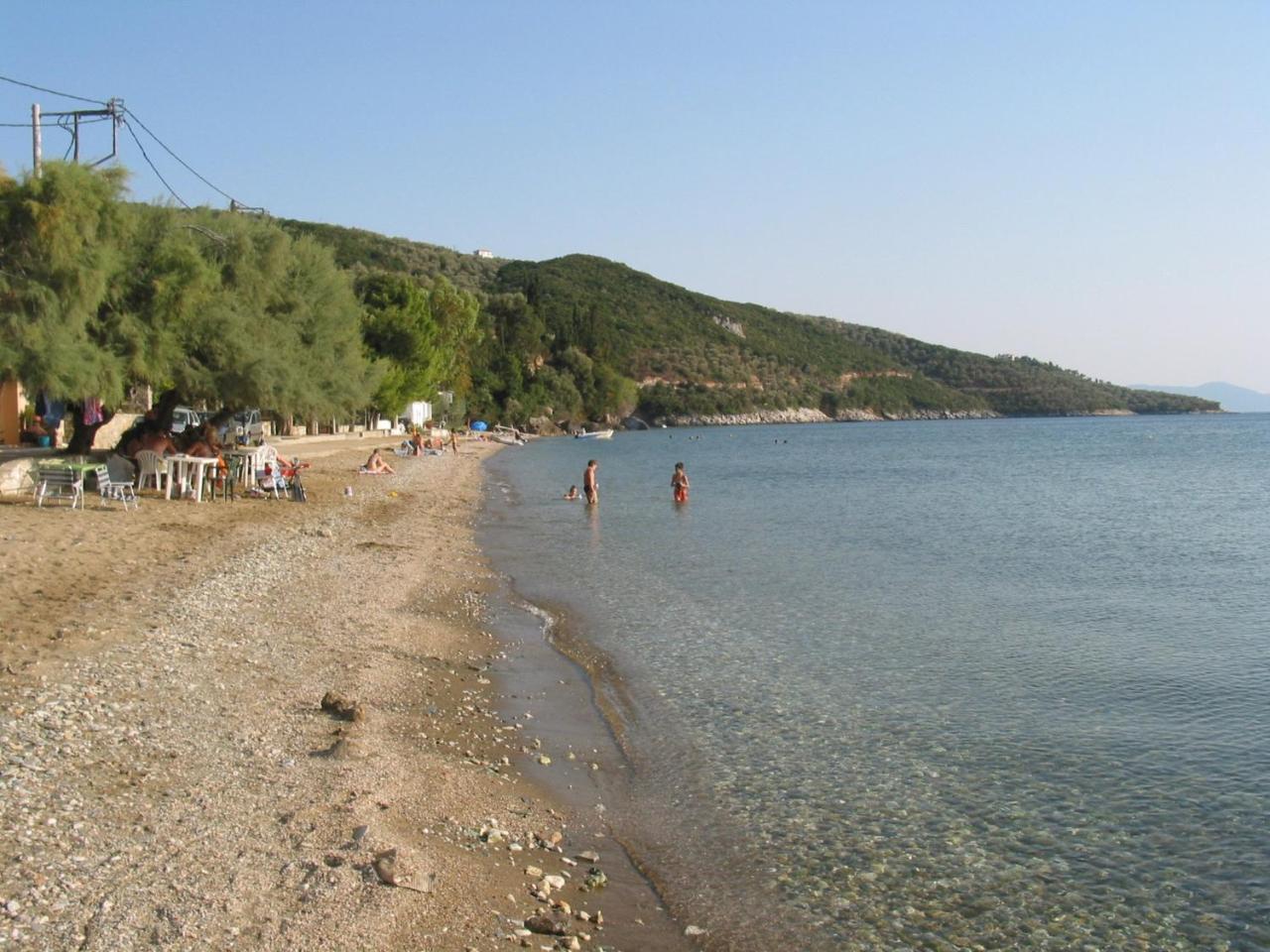 Razi Beach Lefókastron Exterior foto