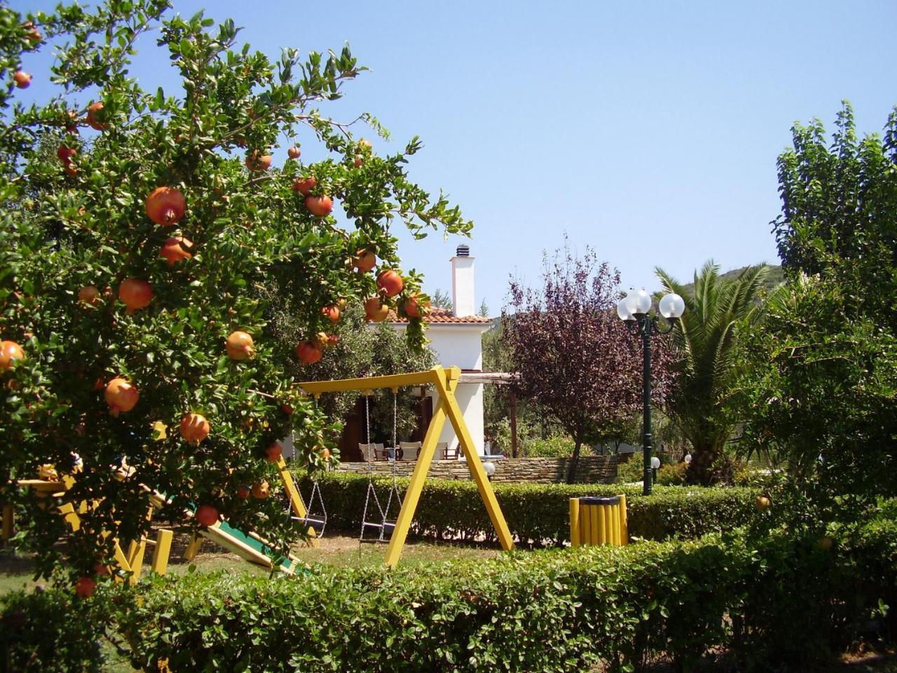 Razi Beach Lefókastron Exterior foto