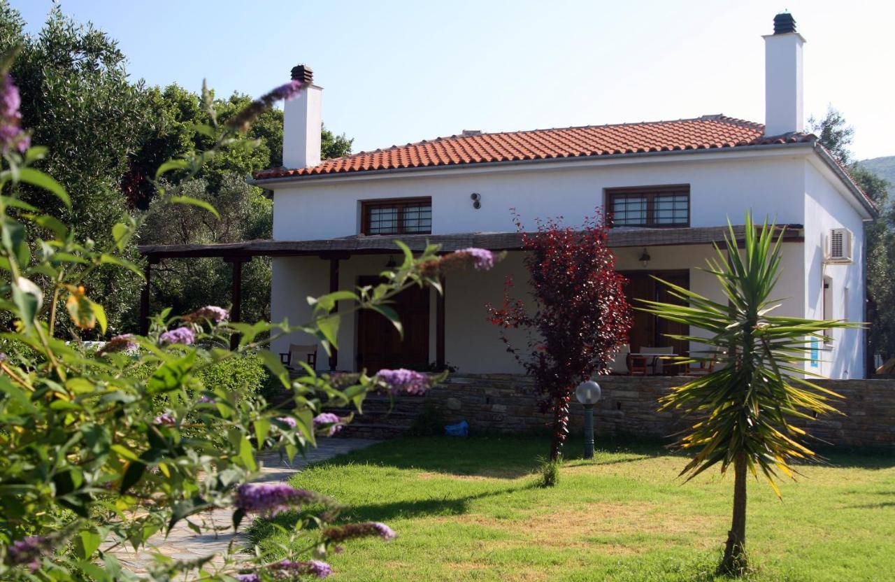 Razi Beach Lefókastron Exterior foto